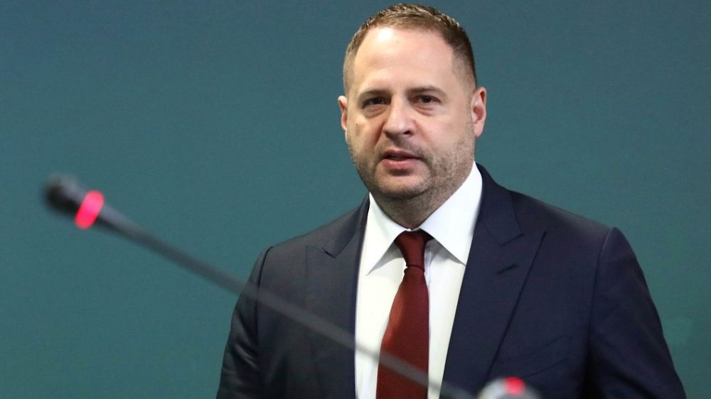 Постепенно складывается всё более чёткое впечатление, что на Украине власть уверенно сосредотачивает в своих руках один человек