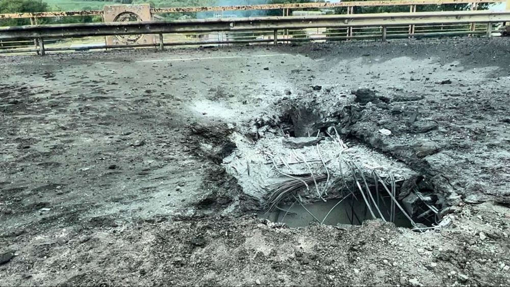 Зачем ВСУ бомбит мосты в Херсоне