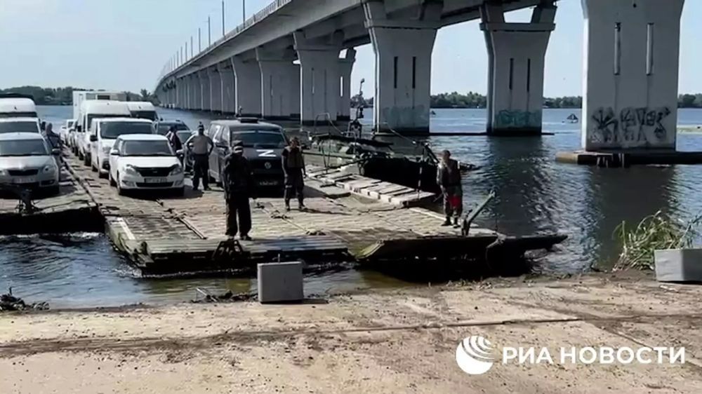 В Херсоне возле Антоновского моста заработала переправа