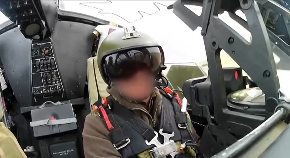 Александр Коц: Во-первых, это красиво. Вертолеты Ка-52 разматывают баржу, которая вышла из Никополя в Энергодар