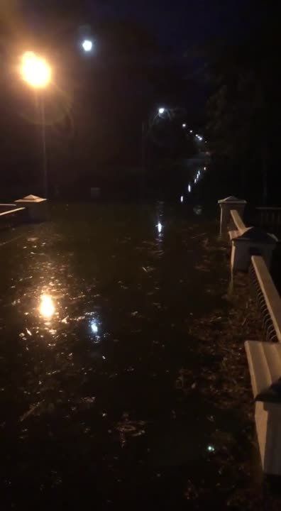 Вода продолжает затапливать Кривой Рог: в двух районах эвакуируют жителей из-за поднятия уровня воды в Ингульце