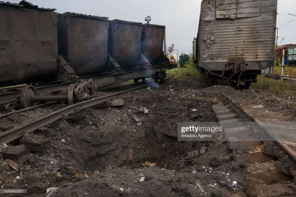 Появились кадры продуктивной работы наших РСЗО "Торнадо-С" на железнодорожной станции в Харькове