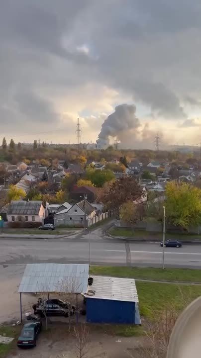 Юрий Котенок: В пригороде Днепропетровска сильный пожар на электроподстанции