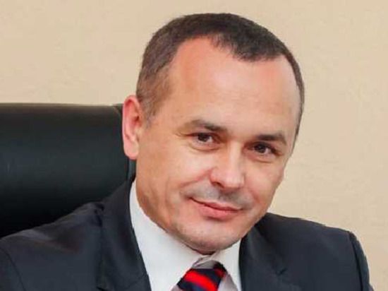 Украинские воры во власти: чиновник попался на стриптиз-бизнесе