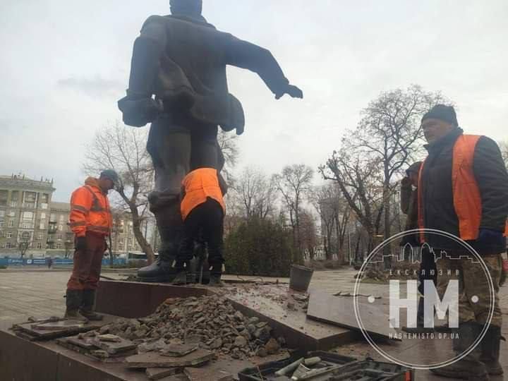 Олег Царёв: Снесли памятник летчику-герою Валерию Чкалову в Днепропетровске