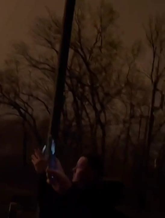 Украинские ресурсы обращают внимание на то, что сообщений относительно ночной атаки «Гераней» и нанесенных ими повреждений из официальных источников практически нет