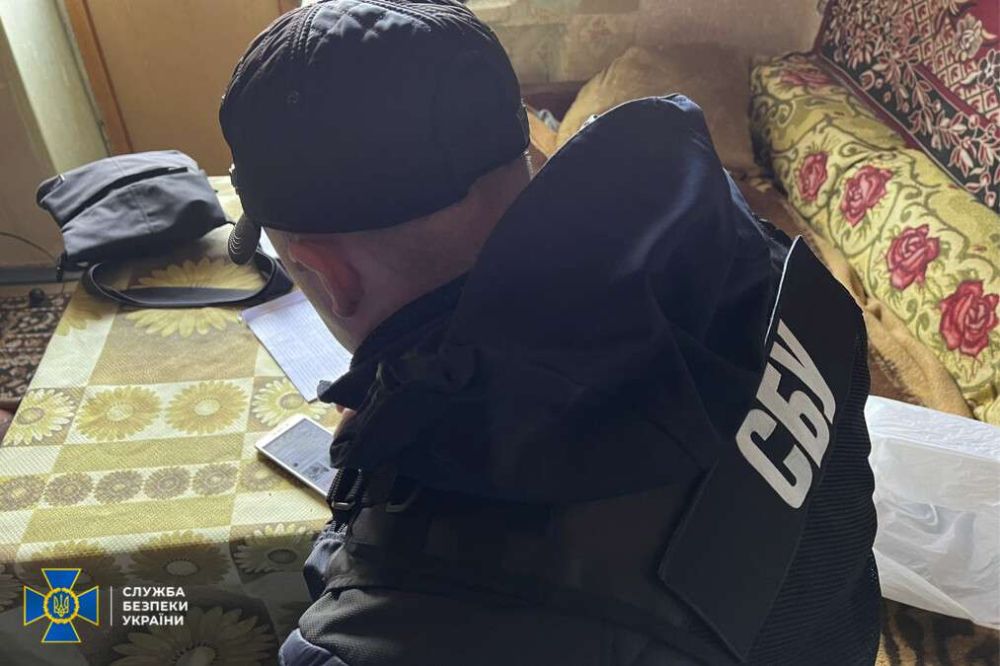 СБУ задержали троих жителей Днепропетровской области из Каменского, Никополя и Желтых вод, якобы за распространение в соцсетях публикаций, об осуждении киевского нацистского режима