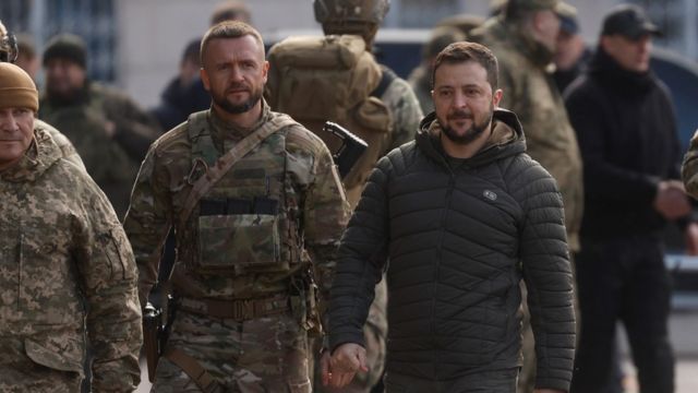 В принципе всё ожидаемо. Президент Украины Владимир Зеленский внес на рассмотрение Верховной Рады два законопроекта о продлении военного положения и мобилизации еще на три месяца. "Могилизационный" кошмар на Украине продолжается..