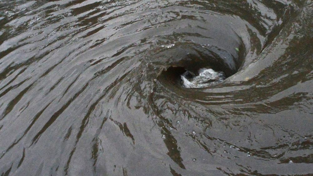 Затоплены передовые линии окопов. Военный эксперт о том, как ВСУ воспользуются катастрофой Каховской ГЭС