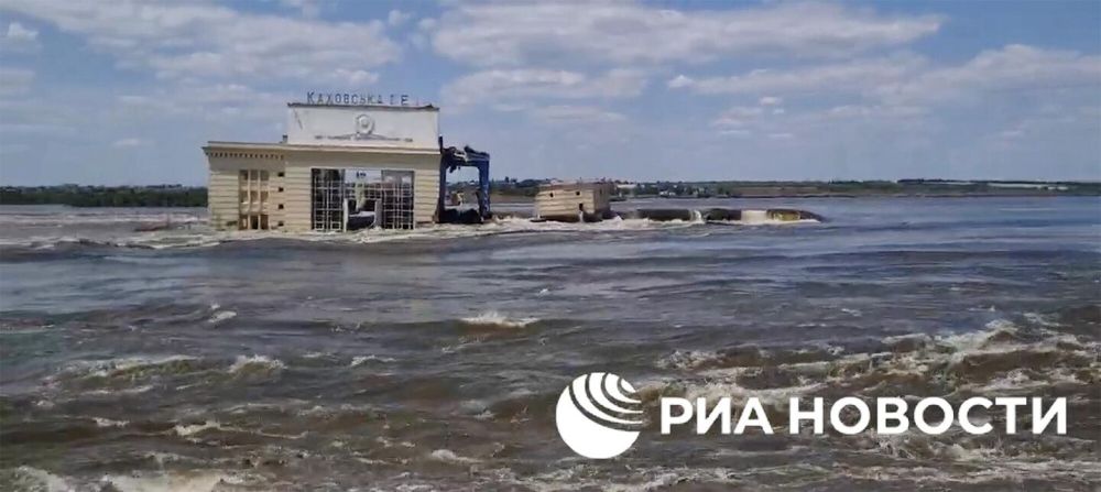 "Укргидроэнерго" сообщила о ситуации вокруг Каховского водохранилища