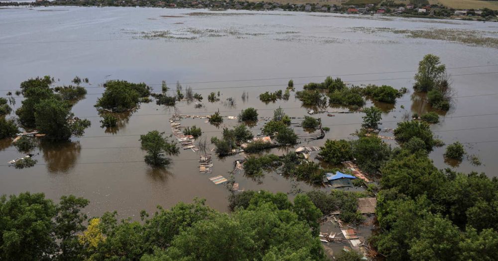 Из-за разрушения Каховской ГЭС оказались затопленными три кладбища