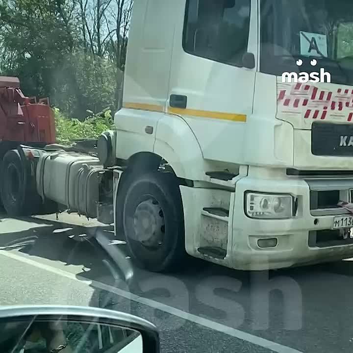 Участок трассы Тула — Новомосковск перед въездом на М4, соединяющей Ростов-на-Дону и Москву, в эти минуты