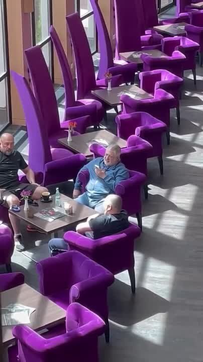 Коломойский на расслабоне в Radisson Blu Resort Буковель