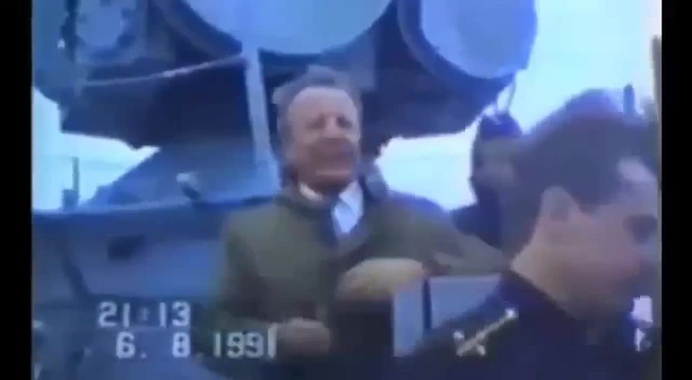 6 августа 1991 года успешно прошла уникальная операция "Бегемот-2" — залповый пуск 16 баллистических ракет с новейшей на тот момент атомной субмарины К-407 (позже названа "Новомосковск")