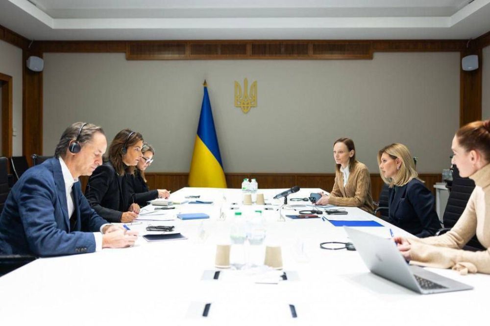 Гнида Елена Зеленская продолжает пакостить украинским людям