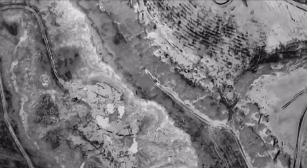 Владислав Шурыгин: В кадре работа наших десантников, которые «Ланцетами» уничтожили два танка и САУ ВСУ на правом берегу Днепра