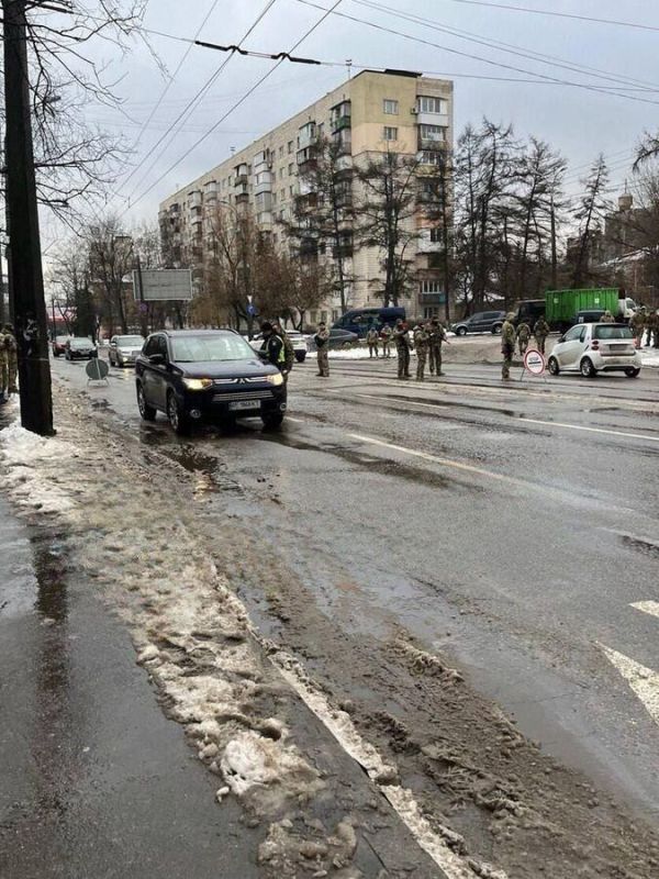 Работникам военкоматов Днепропетровской области Украины разрешат досмотр граждан