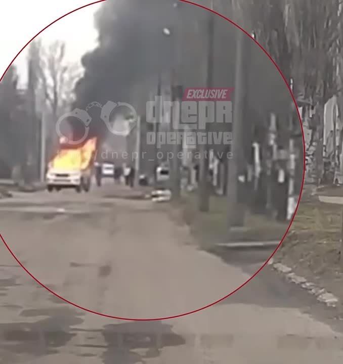 В Никополе Днепропетровской области сегодня утром расстреляли автомобиль заместителя мэра Виталия Журавлева, сообщают местные СМИ