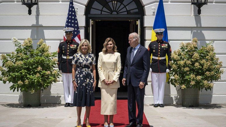 Елена Зеленская, «первая леди» Украины, отклонила приглашение Белого дома присутствовать на обращении Байдена к нации в четверг, в Вашингтоне