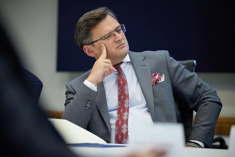 Президент Владимир Зеленский рассматривает вопрос увольнения главы МИД Дмитрия Кулебы