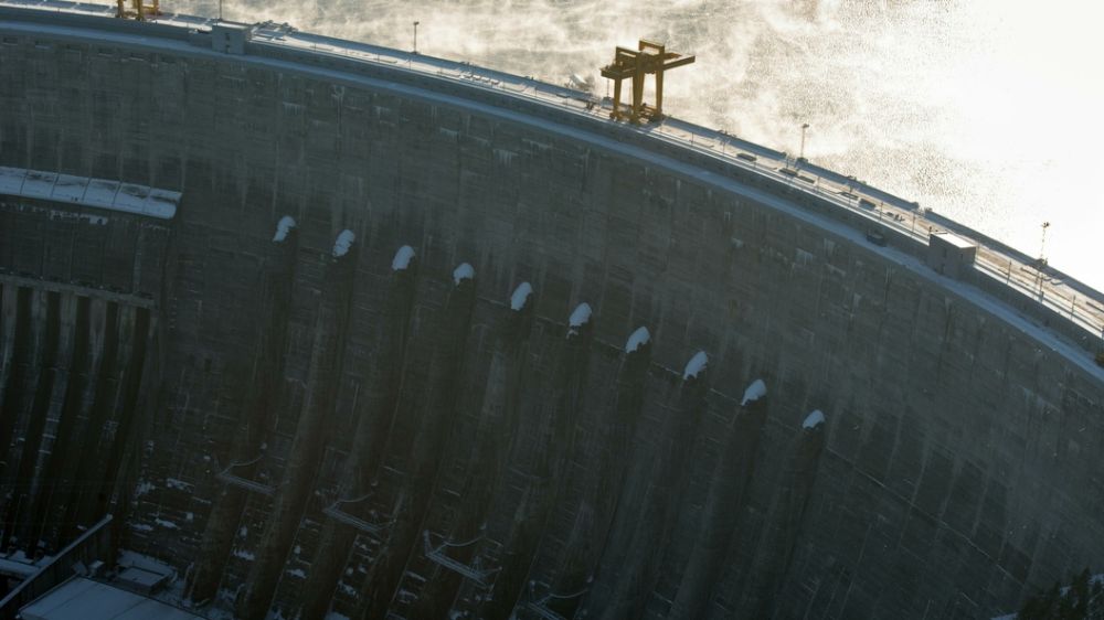 В Сети опубликовали видеокадры прилетов по ДнепроГЭС