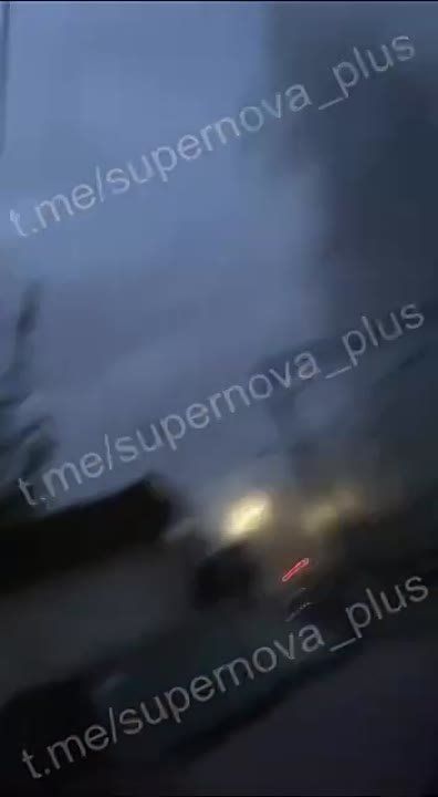 Появились кадры недавнего ракетного удара по украинскому железнодорожному узлу в Синельниково