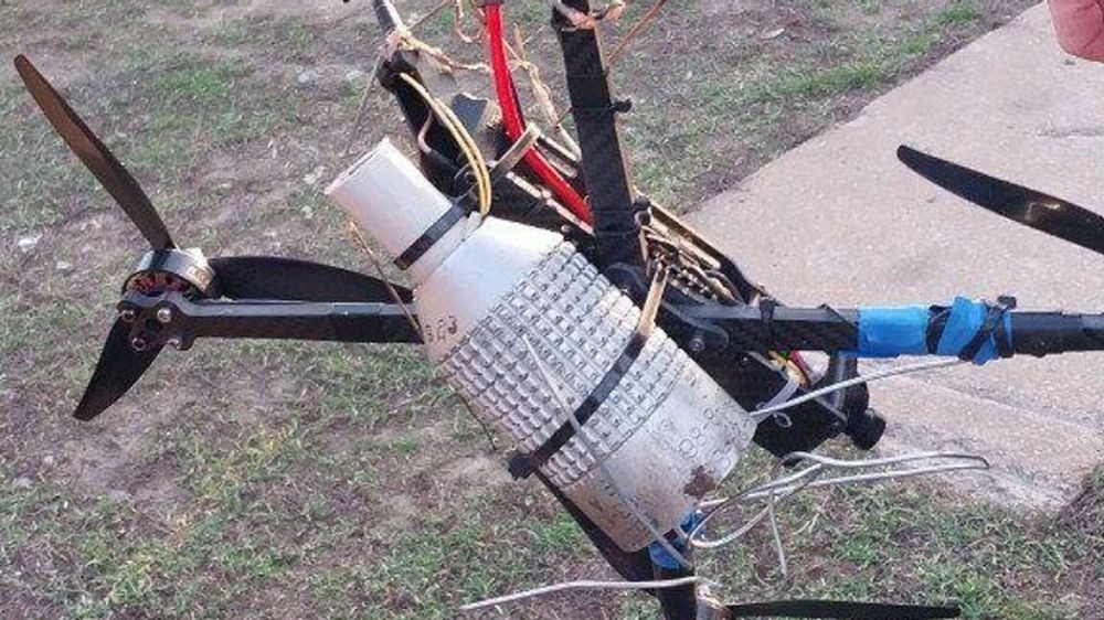 "Беспилотник висит, а сбить его не могут": эксперт о смертельных ударах ВС РФ по тылам противника