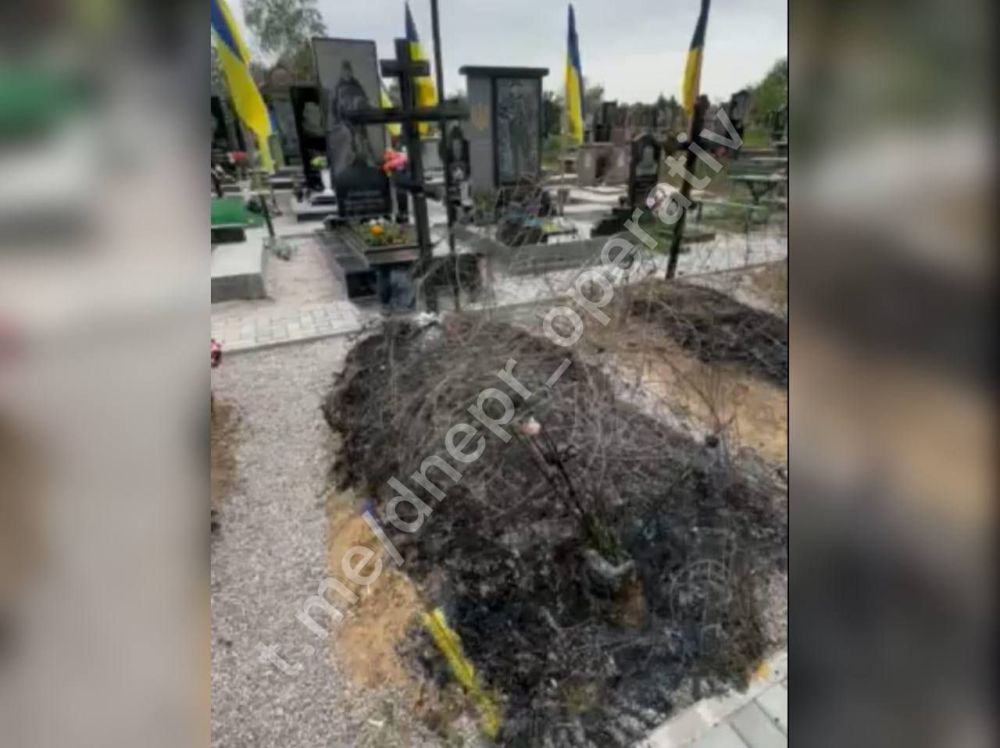Кто-то поджог могилы украинских военных в Днепропетровской области