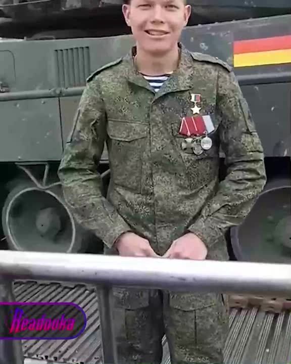 «В штабе писарем отсиделся», — скромный лейтенант Иван Жарский, отличившийся множеством подвигов, на Поклонной горе процитировал фразу из фильма «Брат»