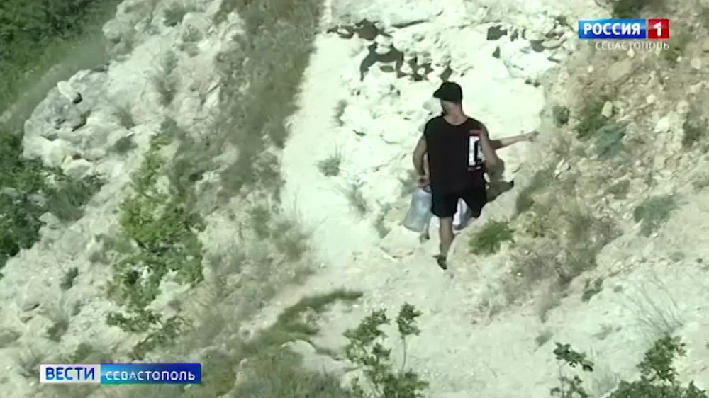 Маленьких севастопольцев познакомили с работой спасателей