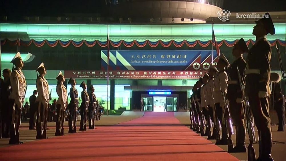 Ещё момент встречи Владимира Путина с Ким Чен Ыном