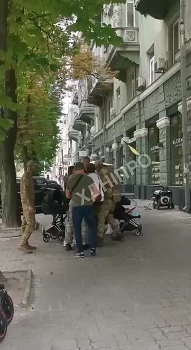 Депутат Рады приехал в Днепропетровск "крышевать" мощенников - досталось всем