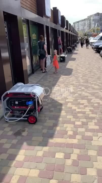 Улица шумящих генераторов в Новомосковске