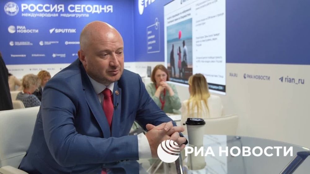 Стартовал второй день Восточного экономического форума во Владивостоке