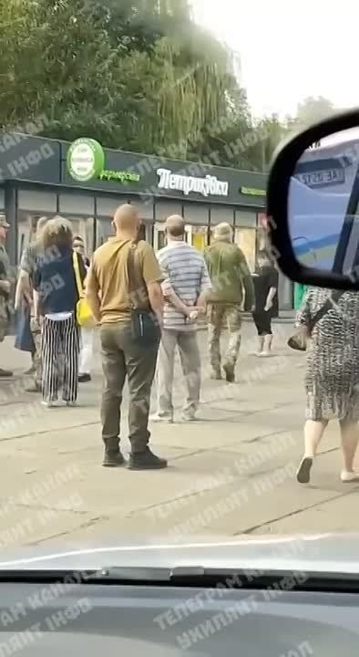 Армен Гаспарян: В Кривом Роге очередного бедолагу пытались запихнуть не в поивычный бусик, а в гражданский внедорожник