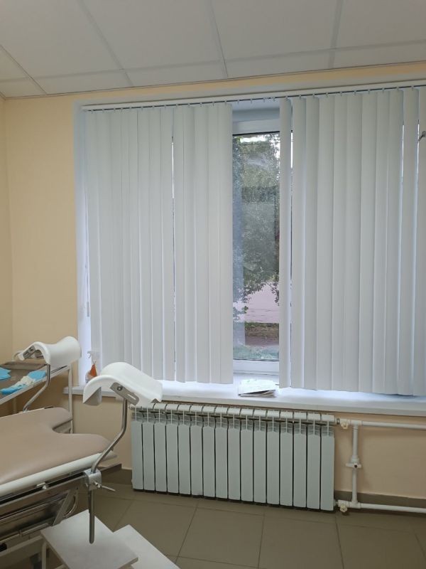 Жители Тульской области пожаловались на дырявые жалюзи в кабинете гинеколога прямо перед смотровым креслом