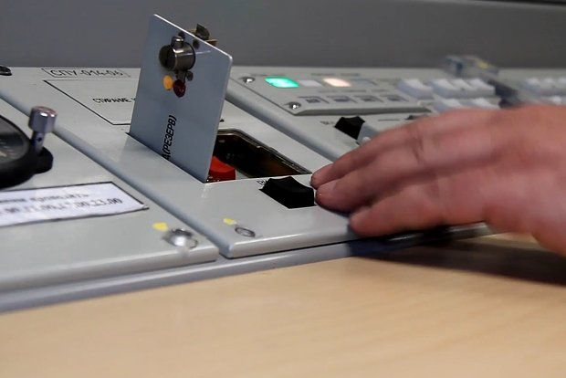 «Два майора»: баллистическая ракета ударила по окрестностям авиабазы на Украине