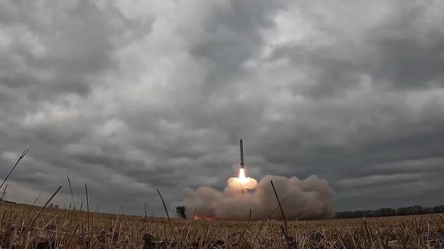 Ирландский журналист напомнил Зеленскому на каком языке «разговаривают» ракеты