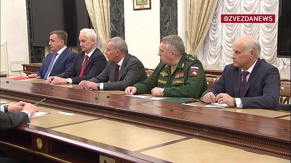 Запас таких изделий у нас имеется: Путин продолжает «радовать» Запад своими откровениями