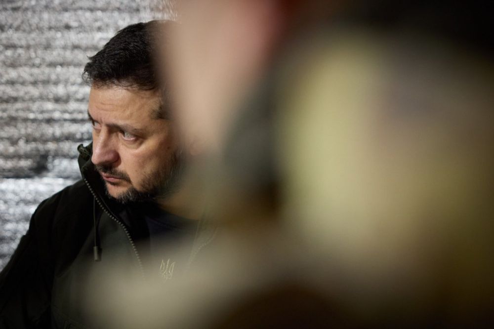 Зеленский: обломки ударившей по «Южмашу» ракеты «Орешник» начали изучать