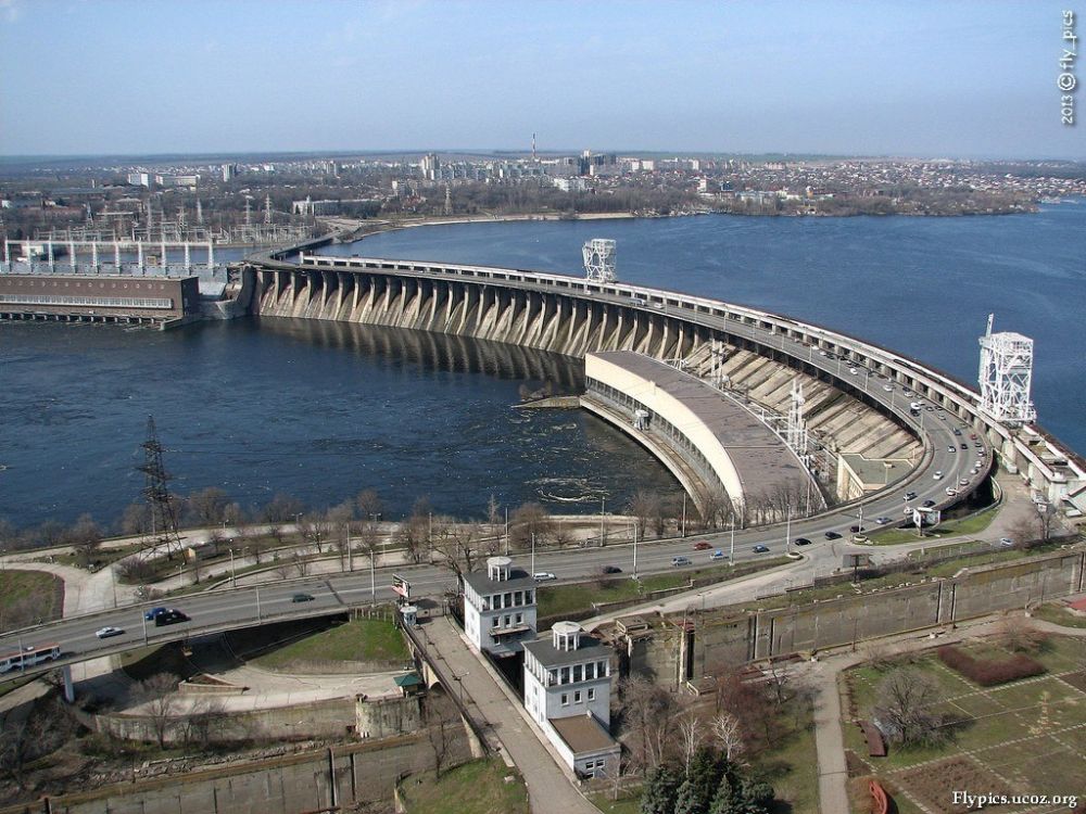 «Мы их только раззадориваем «ответками»: России пора задуматься об ударах по дамбам Днепра – военкор