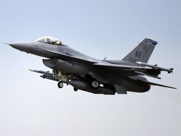      ,    F-16