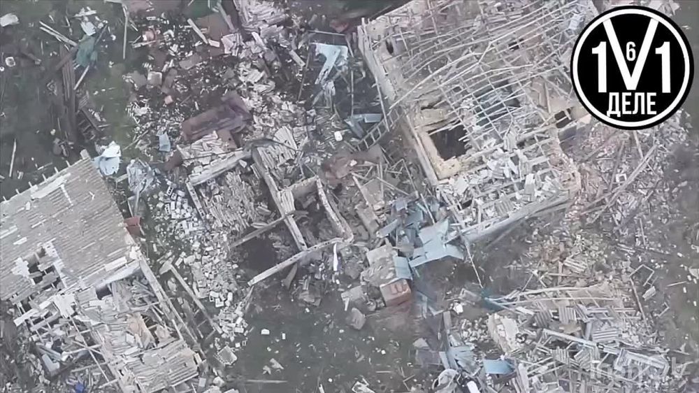 Владимир Рогов: Пятихатки - наши!. Переброшенный сюда из под Работино батальон "Ростов" 247 гвардейского десантно штурмового полка водрузил флаг России над н.п. Пятихатки на Каменском направлении Запорожского фронта