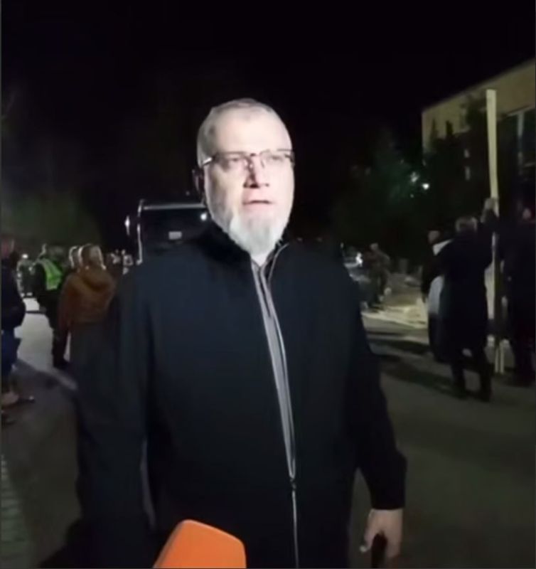 Самозванный глава обороны города Кривого Рога, Вилкул, сообщил, что в больницах Кривого Рога после ракетного удара есть пострадавшие люди, 39 человек