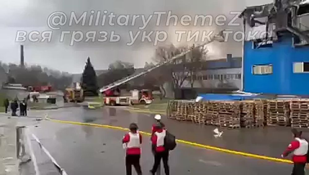   &quot;&quot;      &quot;&quot;  