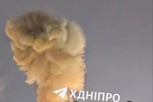 В Днепропетровске прозвучало более десяти взрывов за 15 минут