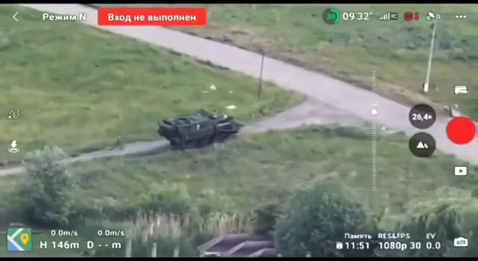 Российские бойцы из 22-го мотострелкового полка "спионерили" канадский БТР LAV Super Bison
