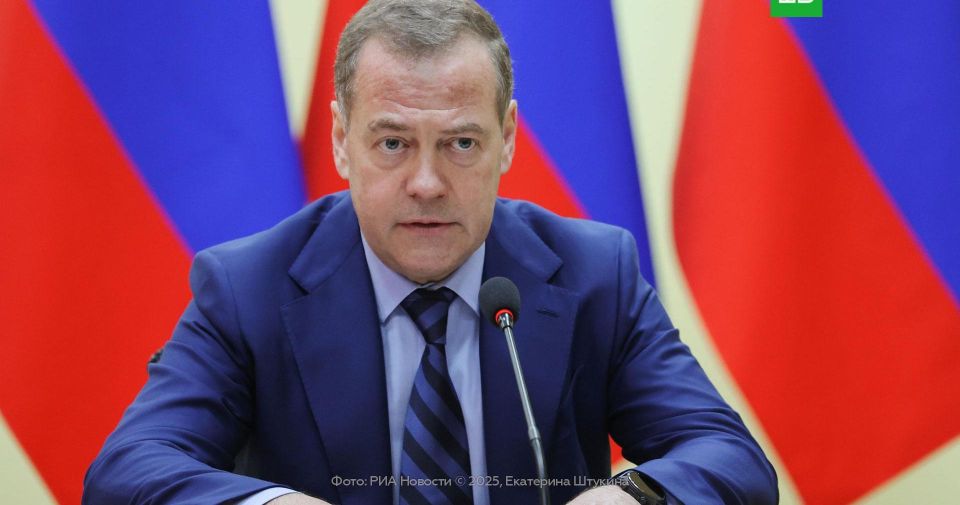 Медведев: шагреневая кожа бандеровского государства сжимается