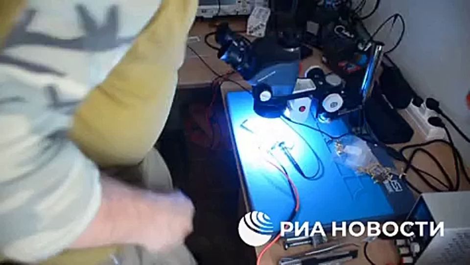 "Регулярно нашими специалистами производится разбор, сравнение и использование в качестве стенда вражеских беспилотников"