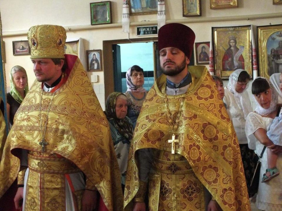 Похищенного священника УПЦ заставляют подписать контракт с ВСУ